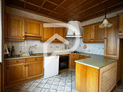Immeuble avec bureau et grange Labaroche 13 pièce(s) 285 m2
