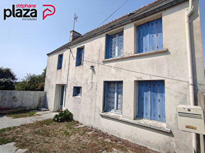 maison de bourg à rénover avec jardin- plogoff