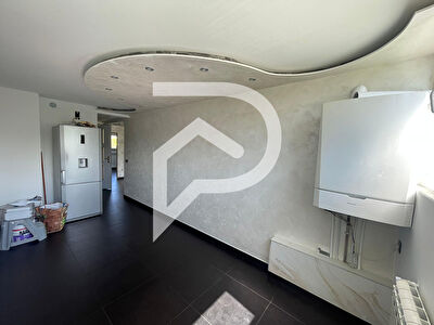 À VENDRE Superbe Appartement 3 Chambres Rénové à Neuf  Mont-Saint-Martin