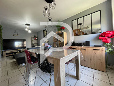 Appartement duplex agréable, habitable immédiatement sans travaux.