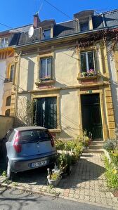 Maison de ville au style bourgeois à rénover