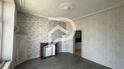 Maison de ville au style bourgeois à rénover