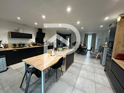 Maison Bazailles 6 pièce(s) 130 m2