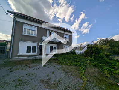 MERCY-LE-BAS - IMMEUBLE 180 M² À RÉNOVER SUR 564 M² - POTENTIEL INVESTISSEUR (3 LOTS) OU PROJET FAMILIAL (BI-GÉNÉRATIONNEL)