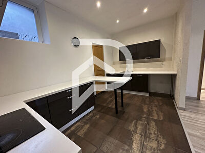 En exclusivité ? Coup de coeur assuré ? T3 lumineux en plein coeur de Longwy (Place Darche)