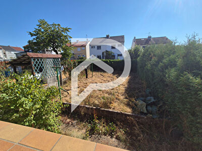 Mexy - Maison jumelée 89 m² - 3 chambres - Garage - Jardin