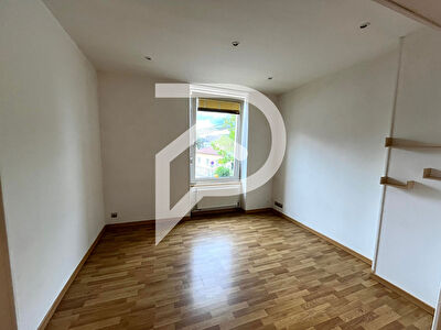 À VENDRE  : Appartement 50 m² - GORCY