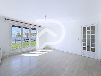 MAISON PLAIN-PIED 3 CHAMBRES - JARDIN 381 m² - GARAGE