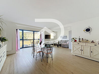 Appartement avec parking secteur gare