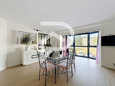 Appartement avec parking secteur gare