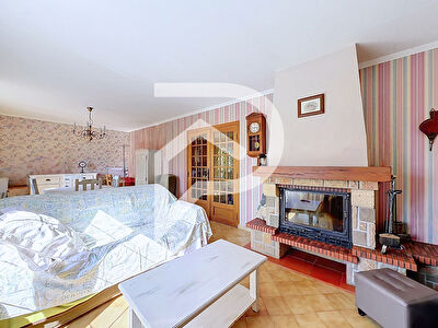 Maison avec 3 studios indépendants et potentiel locatif, Marville-Moutiers-Brûlé