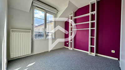 EXCLUSIVITÉ - CENTRE-VILLE - DERNIER ÉTAGE - 76 M² - 3/4 PIÈCES - BALCON - BOX VILLIERS SUR MARNE photo 4