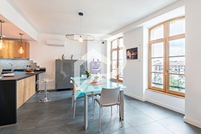 Appartement avec Garage Privé.