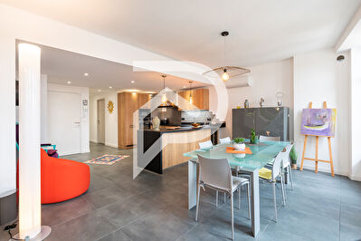 Appartement avec Garage Privé.