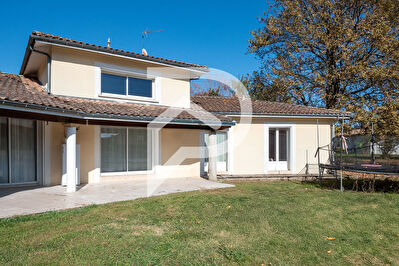 Contemporaine 4chambres et une mezzanine à 10mn de Mont de Marsan
