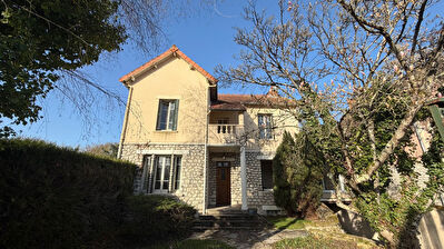 Maison Romorantin Lanthenay 8 pièce(s) 224.17 m2