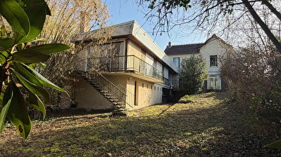 Maison Romorantin Lanthenay 8 pièce(s) 224.17 m2