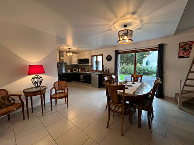 Maison  6 pièce(s) 108.37 m2