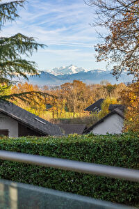 ECHENEVEX- Maison d'architecte avec vue Mont-Blanc !