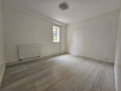 Appartement a louer le plessis-robinson - 4 pièce(s) - 79.69 m2 - Surfyn