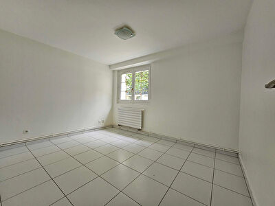 Appartement a louer le plessis-robinson - 4 pièce(s) - 79.69 m2 - Surfyn