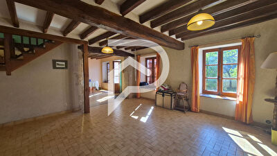 Maison 5 pièces de 125 m²  Calme et espace à Saint-Lubin-en-Vergonnois