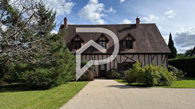 BLOIS - Maison de caractère 230 m2 piscine