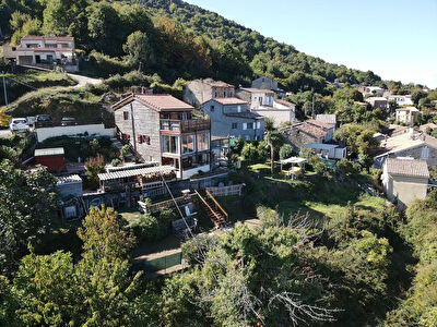 Rare - Maison de village 4 pièces avec terrain.