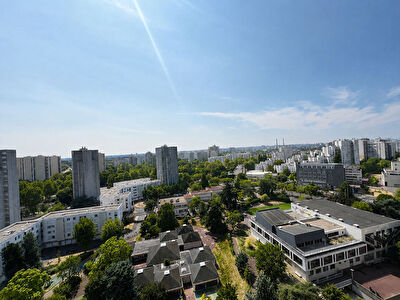 Vue panoramique _ Appartement rénové _ Parking _ À 8 min du métro