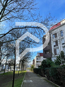 Appartement 2 pièce(s) 45 m2 Meublé avec balcon et parking privatif