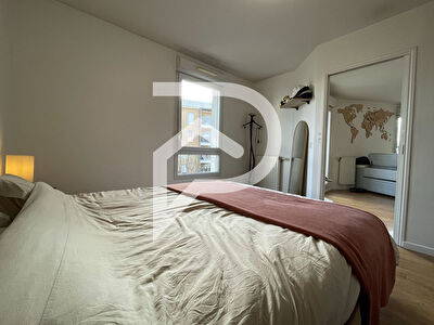 Appartement 2 pièce(s) 45 m2 Meublé avec balcon et parking privatif