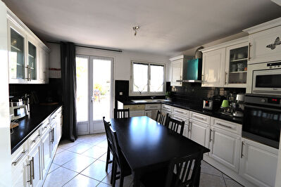 Maison Sevran 5 pièce(s) 96 m2 SEVRAN photo 3