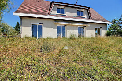Maison Saint Galmier 5 chambres - 145 m2 habitable - Terrain 2 160m2