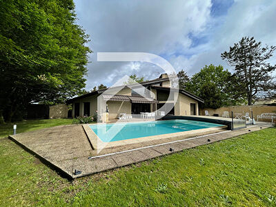 Maison Le Pizou 6 pièces 222 m2
