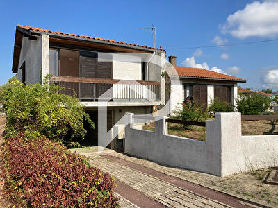 Maison 4 chambres et grand jardin Vayres