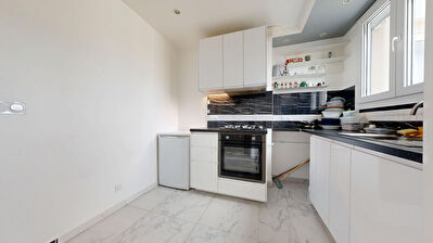 ** Appartement MALAKOFF  - refait à neuf  - proche transports **