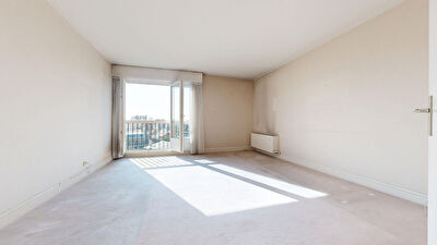 APPARTEMENT 4/5 PIECES HAUT POTENTIEL EN DERNIER ÉTAGE AVEC BALCON - VANVES 