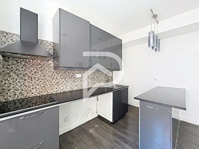 Appartement Issy-les-moulineaux 3 pièce(s) 49.68 m2