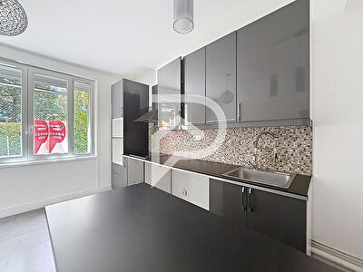 Appartement Issy-les-moulineaux 3 pièce(s) 49.68 m2
