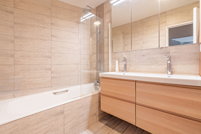 À ISSY-LES-MOULINEAUX À vendre Appartement 4 pièces 79 m2