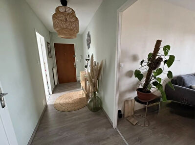 Aux portes du 15e - 4 pièces lumineux avec balcon et box