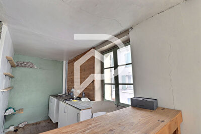 Vaste bâtisse de caractère début du XXème siècle Maisons Laffitte 10 pièce(s) 200 m2, cour intérieure, cave voutée !