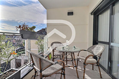 Superbe appartement 5 P / 3 CH de 103 m2 à Maisons-Laffitte