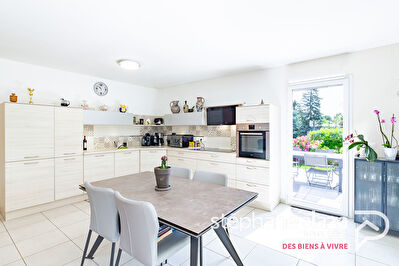 Maison plain-pied de 2018 - 93 m² habitables - 3 chambres - Garage - Terrain de 830m