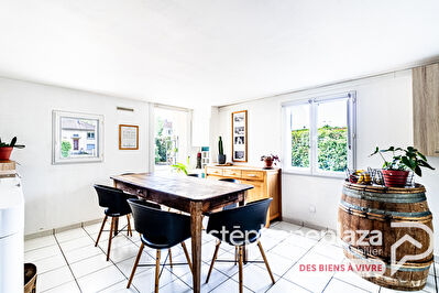 Maison 4 chb + 1 bureau, terrain 500m², rénovée.