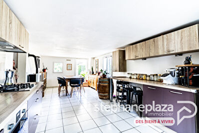 Maison 4 chb + 1 bureau, terrain 500m², rénovée.