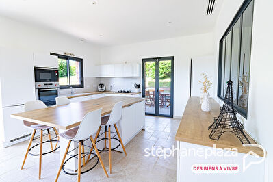 Maison plain pied à Curtafond 7 pièces 214 m² - vue dégagée