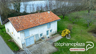 VENTE EN NUE-PROPRIÉTÉ : Fermette de 77m² + Garage de 23m² et grenier aménageable de 100m² sur 1437m² de terrain