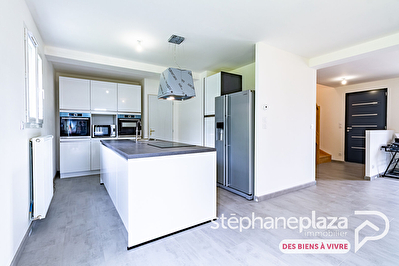 Maison de 2022, 102m² , 3 chambres et garage sur 623m² de terrain, hors lotissement