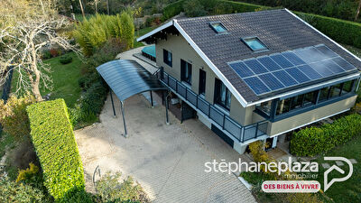 Maison Revonnas 6 pièce(s) 139 m2